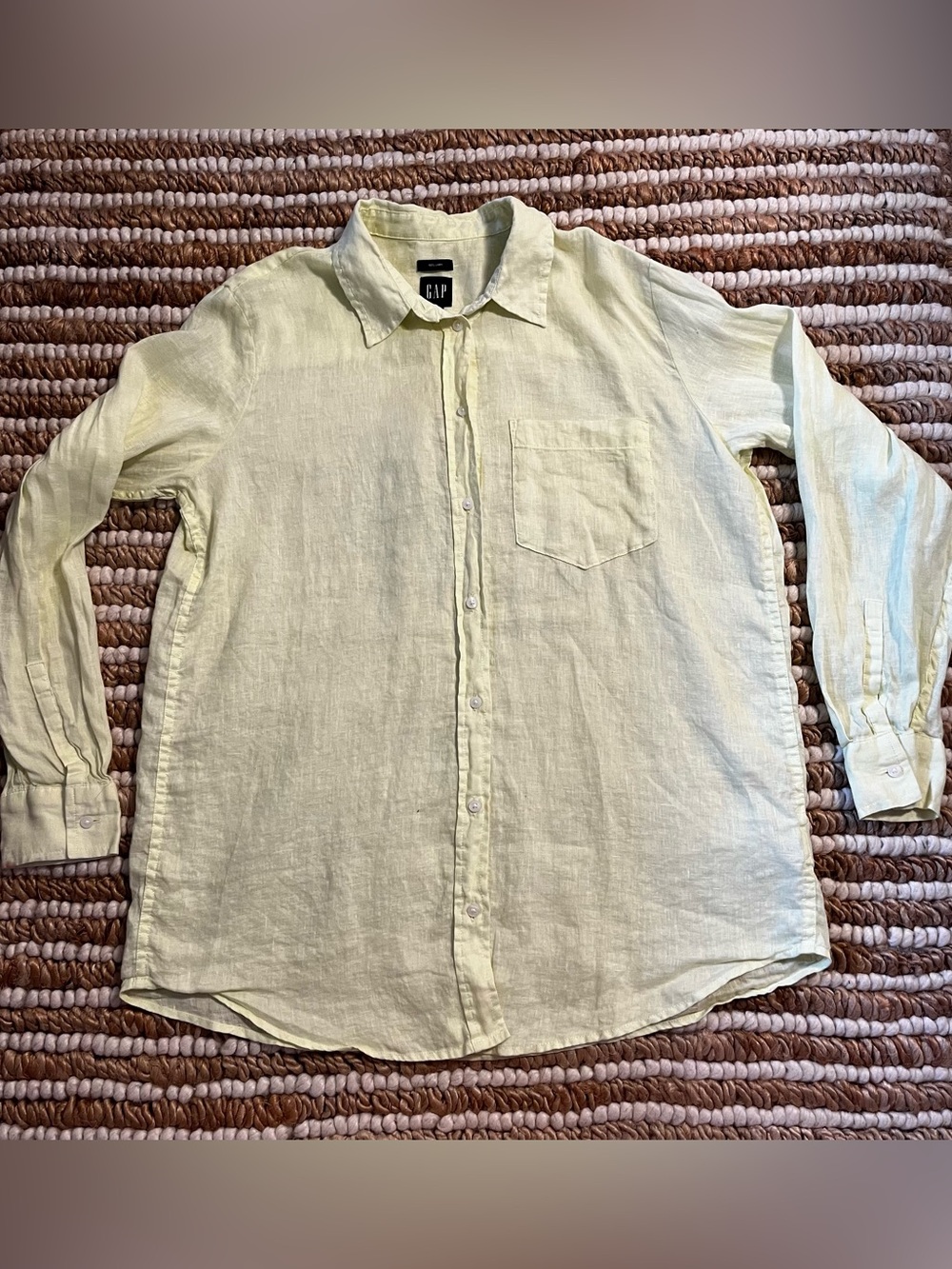 GAP Lightweight Linen Button-Up Shirt in Pale Lime